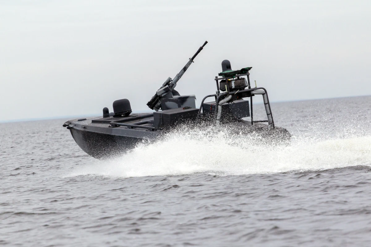 Ukraińskie Siły Operacji Specjalnych, we współpracy z ruchem partyzanckim Czarna Iskra, przeprowadziły "skuteczny atak" na dwa rosyjskie statki transportujące broń i sprzęt wojskowy na Morzu Kaspijskim. To kolejny cios wymierzony w rosyjską logistykę wojenną na wodach międzynarodowych.