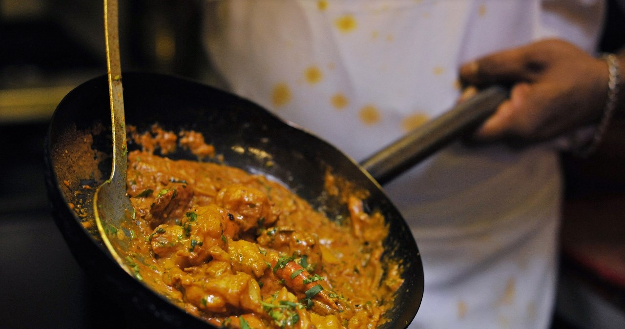 Kolacja zamieniła się w koszmar. Zamówił kurczaka, dostał martwego gada