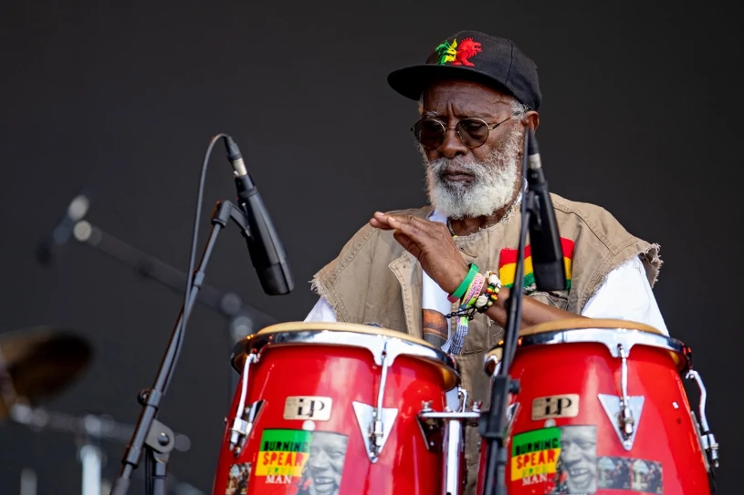 "Żadna siła nie jest silniejsza od muzyki". Ikona reggae powraca do Polski