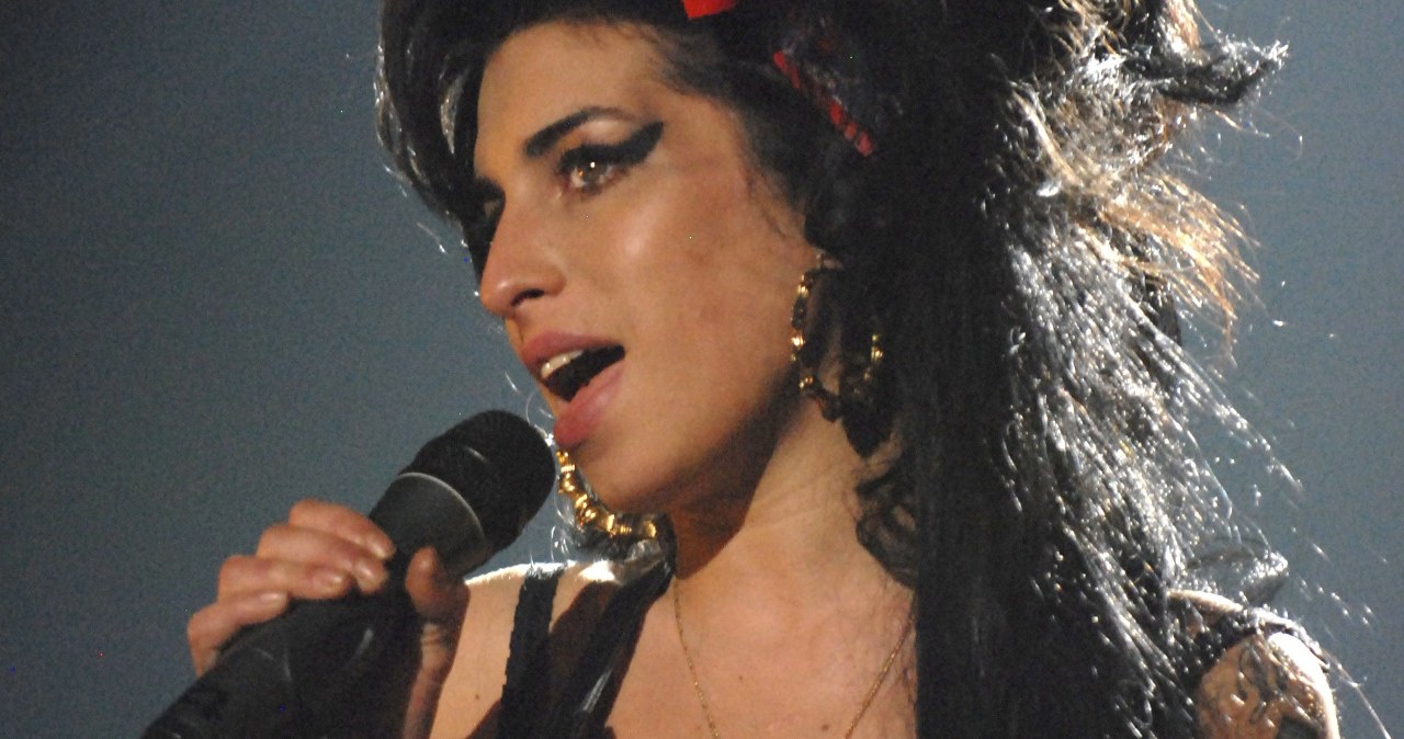 Przyjaciółki sprzedały pamiątki po Amy Winehouse. Ojciec chce odszkodowania