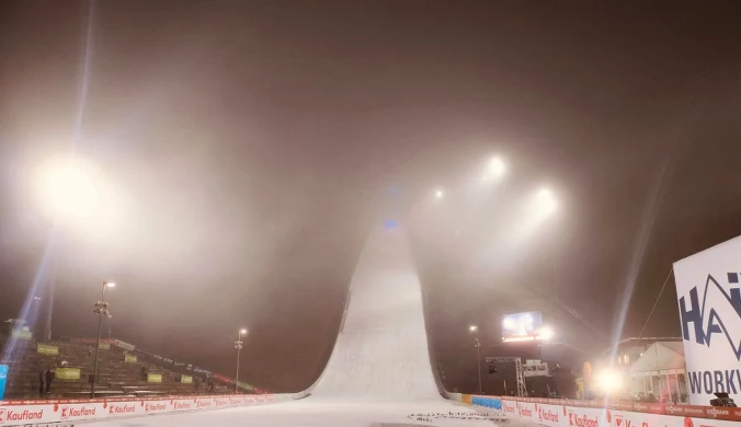 Pędzą prawie 100 km/h we mgle. "Było przerażająco"