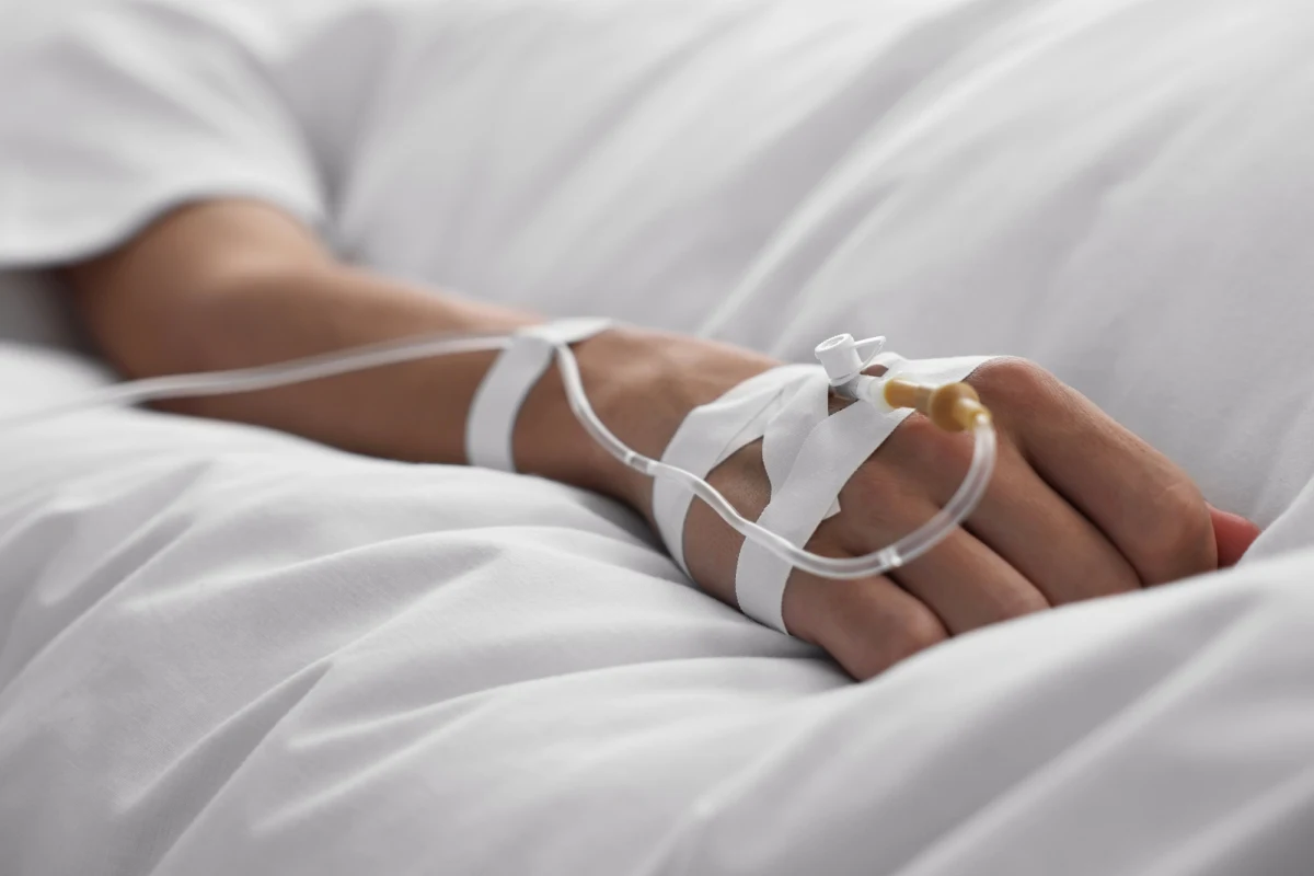 Gubernator stanu Illinois, JB Pritzker, podpisał ustawę zezwalającą na wspomagane samobójstwo dla dorosłych, nieuleczalnie chorych pacjentów, którym lekarze dają nie więcej niż sześć miesięcy życia. Illinois dołączyło tym samym do 11 innych stanów USA, gdzie taka procedura jest już legalna.