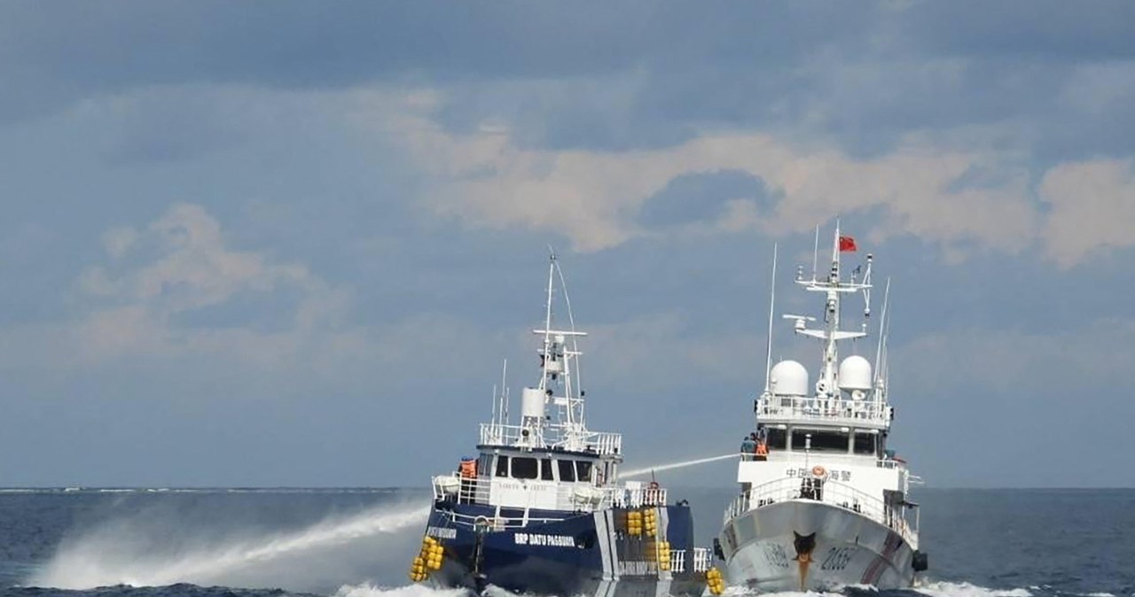 Akcja na spornym akwenie. Chińczycy zaatakowali z armatek wodnych, są ranni