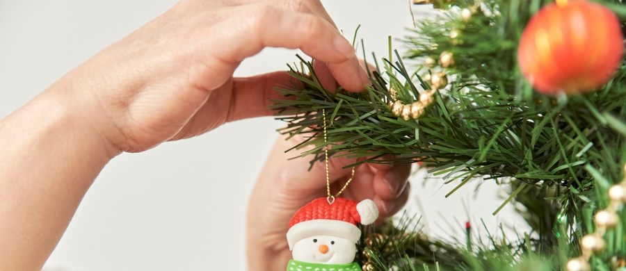 Osoby, między innymi po urazach mózgu i rdzenia kręgowego oraz operacjach kręgosłupa – codziennie walczą o powrót do sprawności na Pododdziale Rehabilitacji Neurologicznej w Szpitalu MSWiA w Krakowie. Przedświąteczna atmosfera też jest tam do tego wykorzystywana.