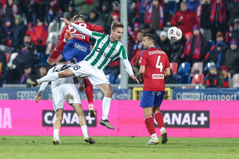 Czerwona kartka i wielka niespodzianka w Częstochowie. Raków zatrzymany