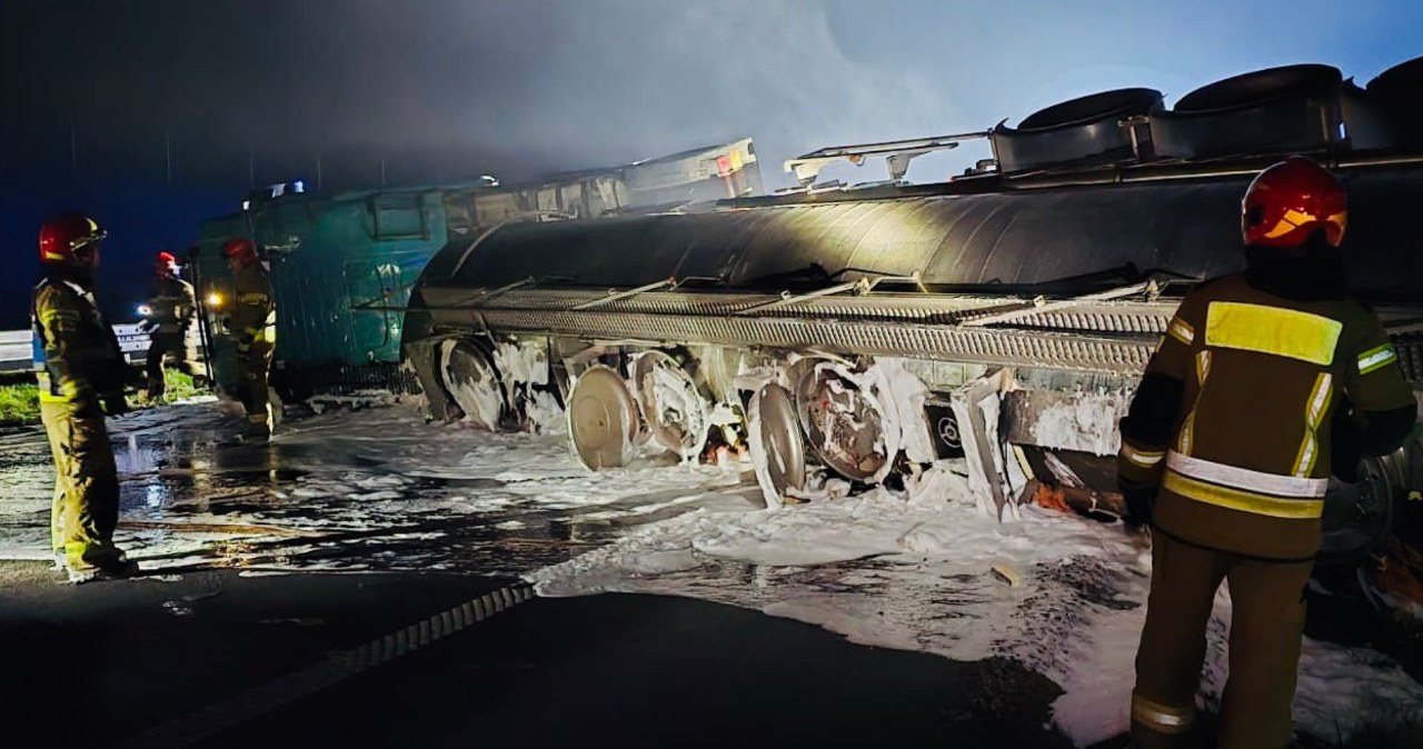 wiadomości,aktualności,Interia Utrudnienia na drogach w Podlaskiem. Przewrócona cysterna zablokowała trasę