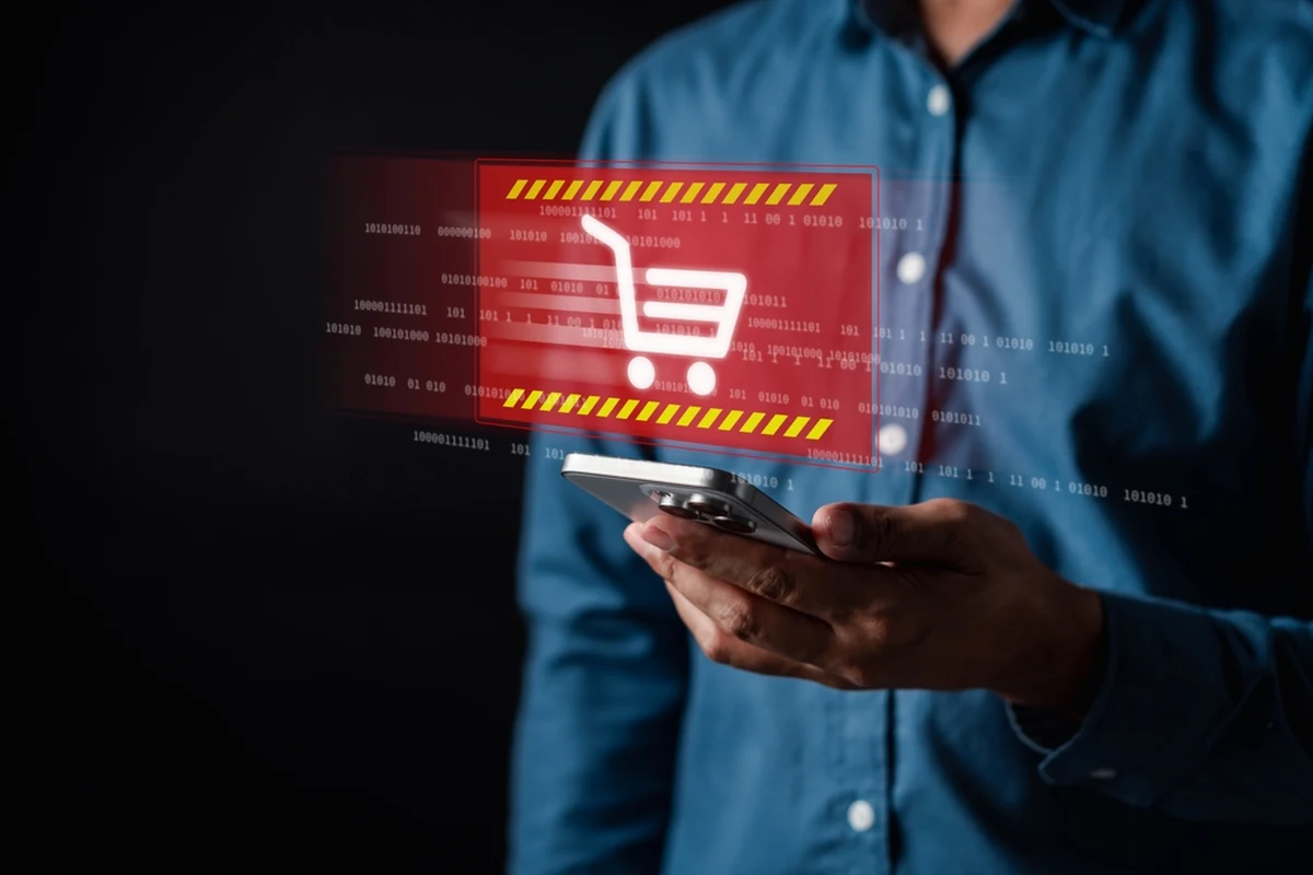 Zostawiłeś przedświąteczne zakupy na ostatnią chwilę? Uważaj na fałszywe sklepy internetowe! "Cyberprzestępcy doskonale wiedzą, że czekamy na superoferty i szukamy produktów w atrakcyjnych cenach" – podkreśla Anna Kwaśnik, ekspertka ds. budowania świadomości cyberbezpieczeństwa w Naukowej i Akademickiej Sieci Komputerowej – Państwowym Instytucie Badawczym. 