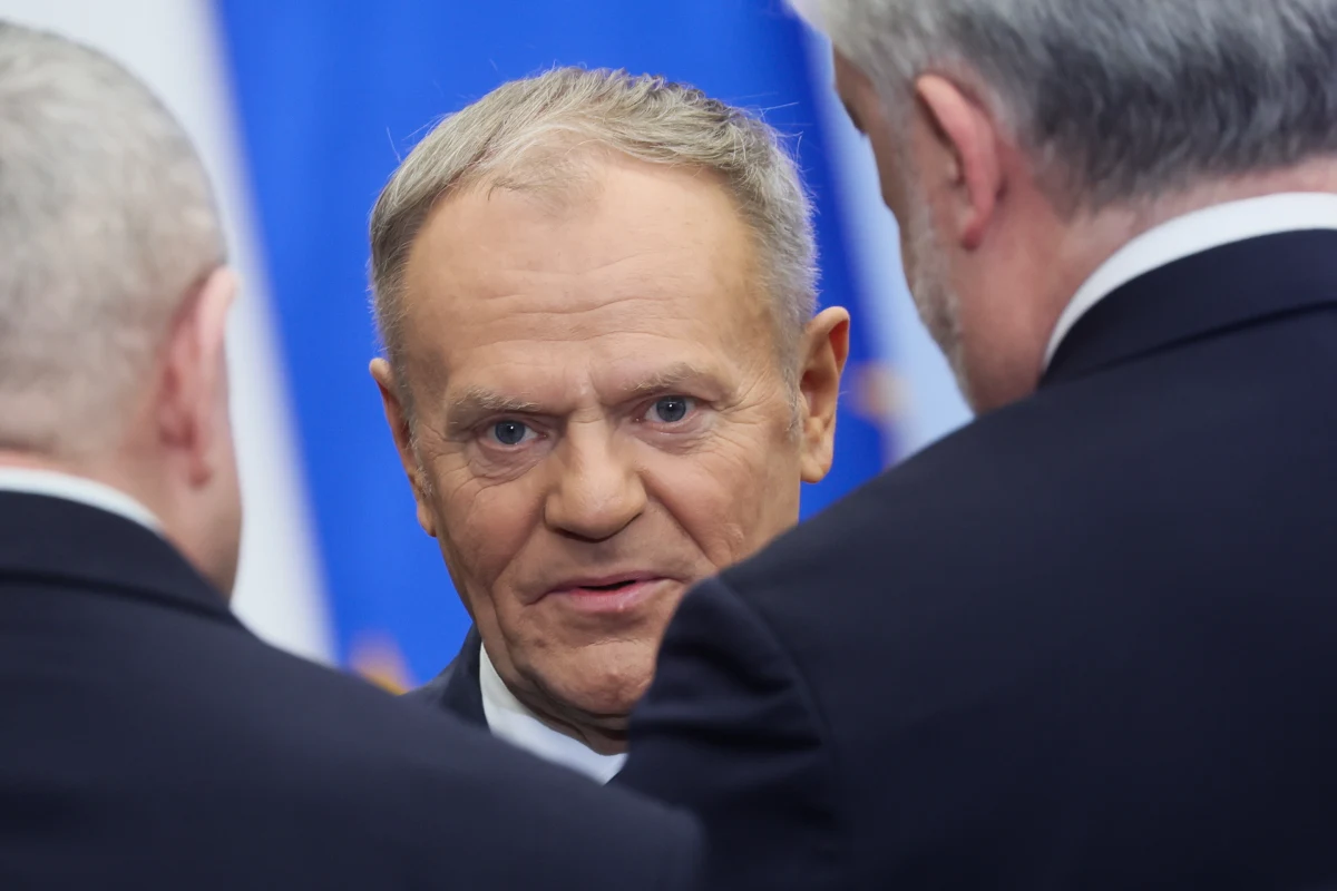 Premier Donald Tusk poleci do Berlina. "Spotkanie liderów z udziałem premiera Donalda Tuska odbędzie się dziś po południu" - napisał na platformie X rzecznik rządu Adam Szłapka. W stolicy Niemiec odbędą się rozmowy wysokiego szczebla dotyczące planów zawieszenia broni w Ukrainie. W niemieckiej stolicy oczekiwani są m.in. prezydent Francji Emmanuel Macron, premier Wielkiej Brytanii Keir Starmer, premier Włoch Giorgia Meloni oraz premier Holandii Dick Schoof.