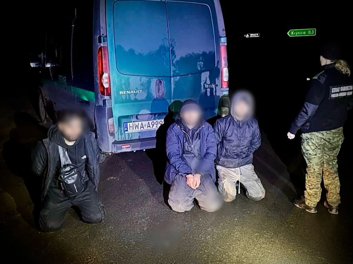 Strażnicy graniczni zatrzymali dziewięciu kolejnych migrantów, którzy w zeszłym tygodniu przedostali się do Polski z Białorusi kilkudziesięciometrowej długości tunelem pod granicą - informuje dziennikarz RMF FM Krzysztof Zasada. W sumie do naszego kraju wdarło się tym podkopem 180 osób. Od razu w ręce funkcjonariuszy wpadło ponad 130 osób. 