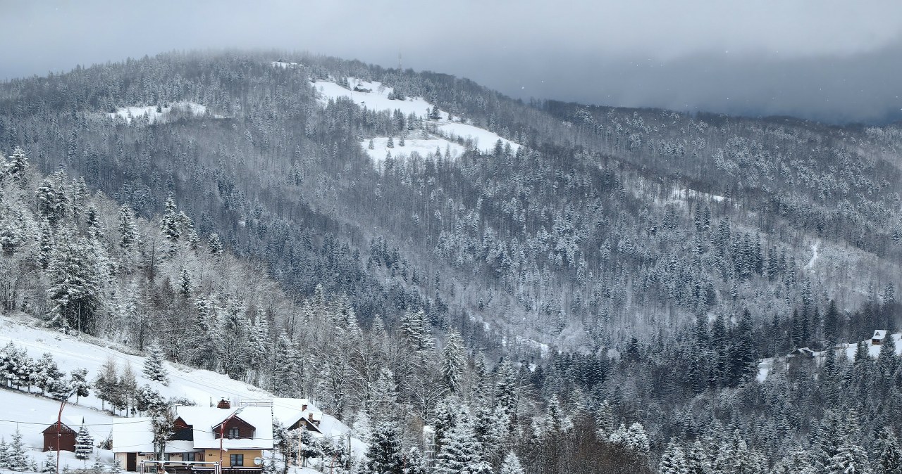 Zimowa alternatywa dla Zakopanego. Tak kusi turystów górski kurort w Beskidach