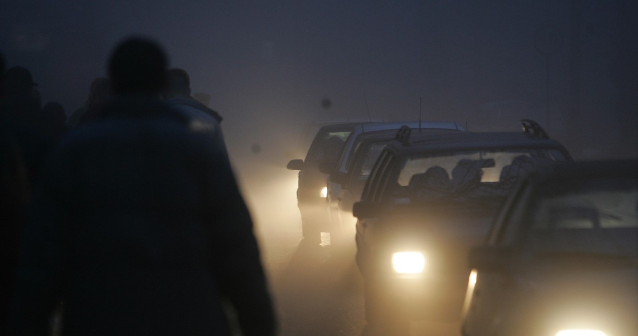 Kierowcy i piesi mogą mieć poważne problemy. Wraca niebezpieczne zjawisko