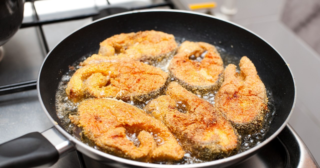 Nie obtaczaj ryby w takiej mące. Będzie zbyt tłusta, a panierka odejdzie