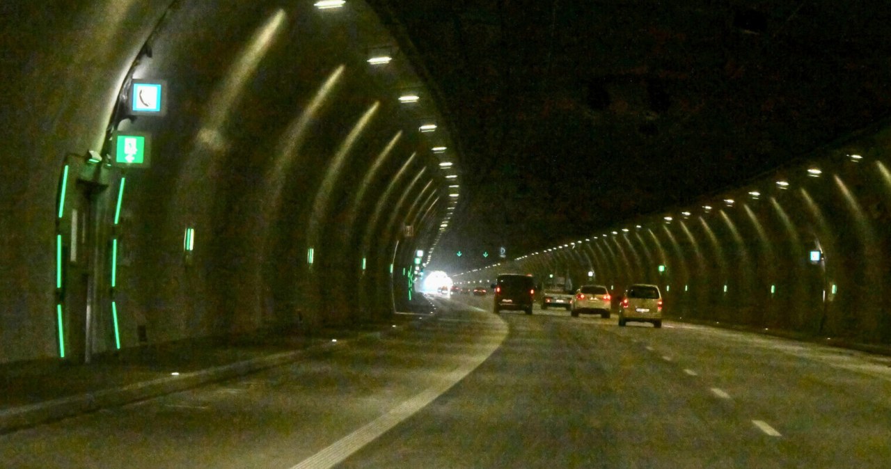 400 tys. aut w dwa tygodnie. Tunel na Zakopiance przeżywa oblężenie