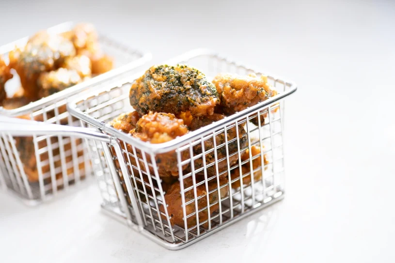 Biją na głowę frytki i krążki cebulowe. Ta przekąska robi furorę