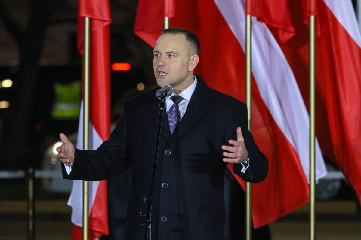 Prezydent Karol Nawrocki podpisał nowelizację ustawy górniczej, która wprowadza szerokie osłony dla odchodzących z pracy pracowników przedsiębiorstw górniczych. Nowe przepisy obejmą nie tylko górników, ale także pracowników administracji i zakładów specjalistycznych działających w branży.