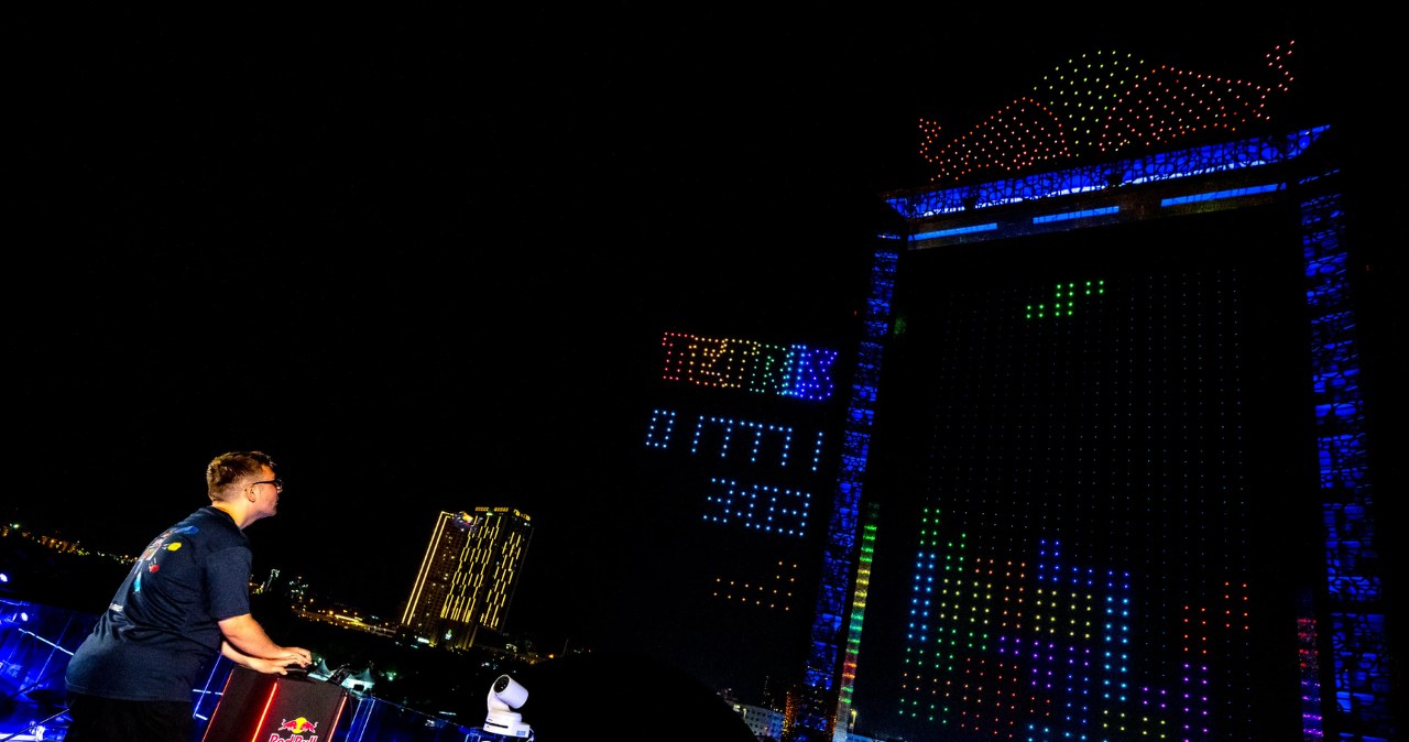 Niezwykłe wydarzenie w Dubaju. Turniej w Tetrisa z udziałem 2800 dronów!