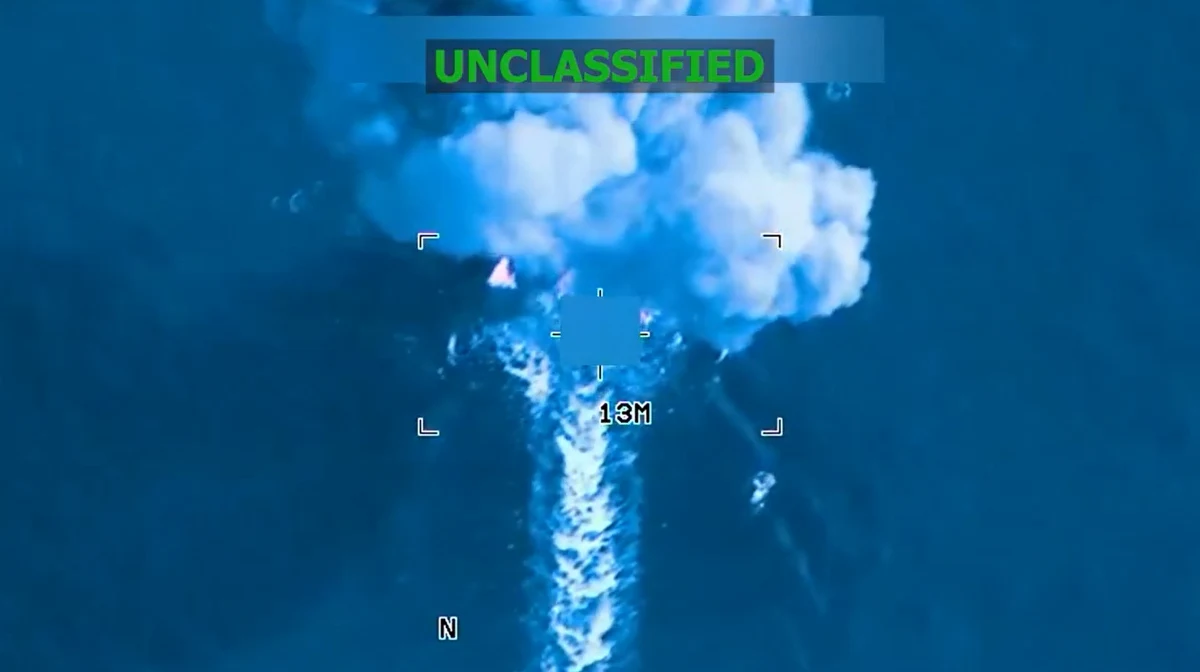 Amerykańskie wojsko zaatakowało trzy łodzie na wschodnim Pacyfiku, zabijając ośmiu mężczyzn podejrzewanych o przemyt narkotyków. To kolejny etap kampanii administracji prezydenta Donalda Trumpa przeciw kartelom narkotykowym, w której zginęło co najmniej 95 osób w 25 jednostkach.