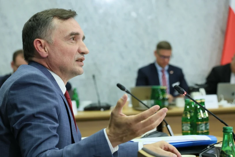 Ziobro dostał się do USA na paszporcie genewskim. Co to za dokument?