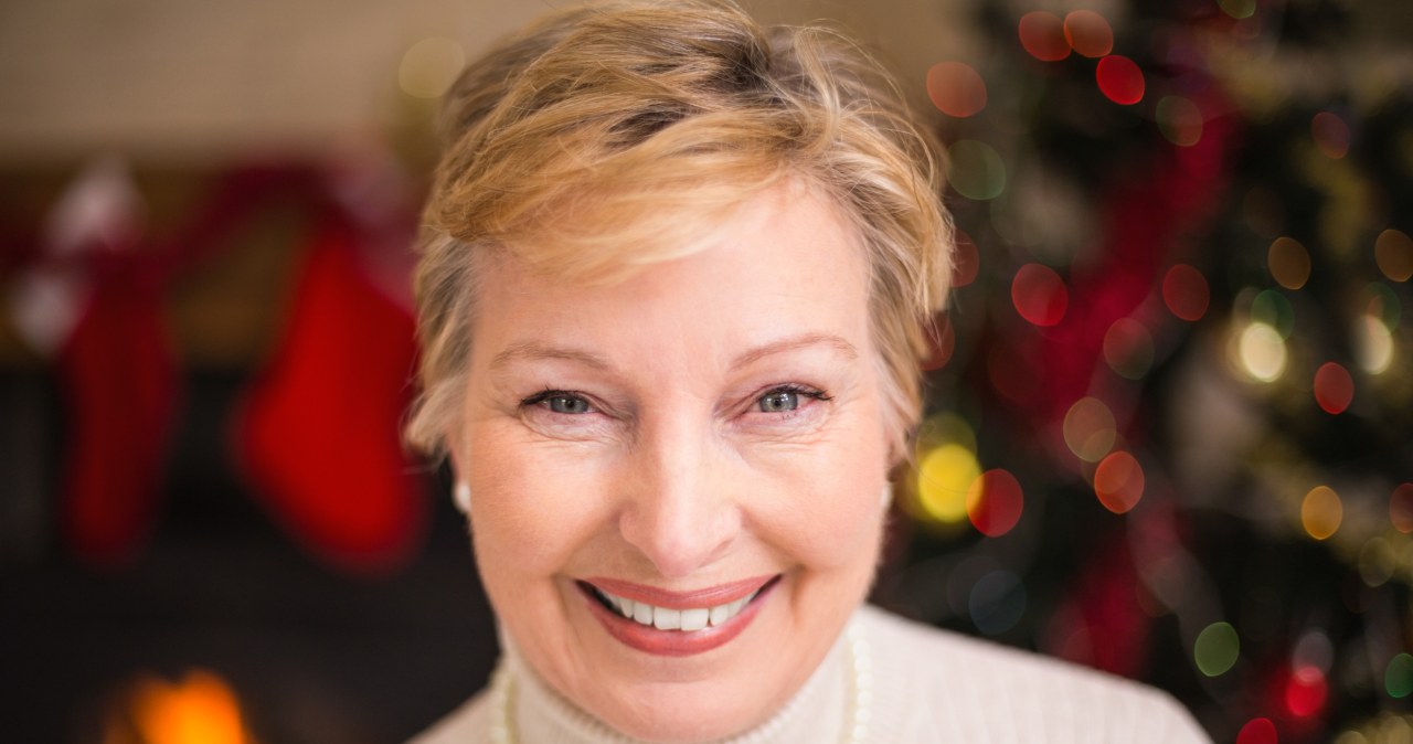 Błąd w makijażu świątecznym, który postarza. Wiele kobiet o nim nie wie