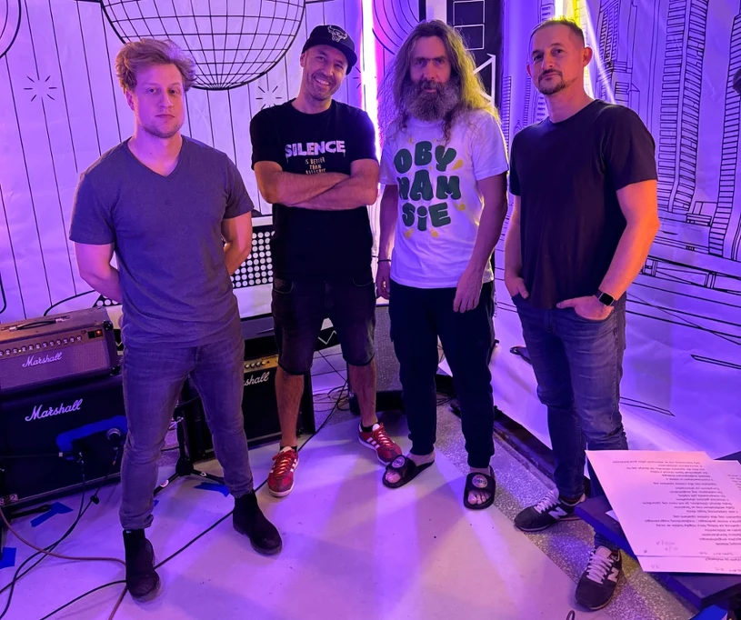 "Brzmi jak coś nierealnego". Co wypuścił nowy projekt na polskiej scenie?