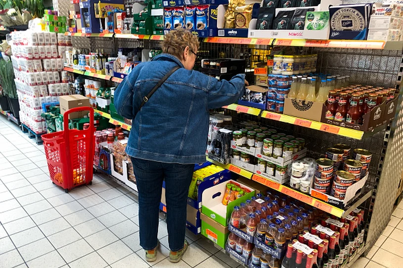 Seria ostrzeżeń GIS. Bakterie i pestycydy w popularnych produktach