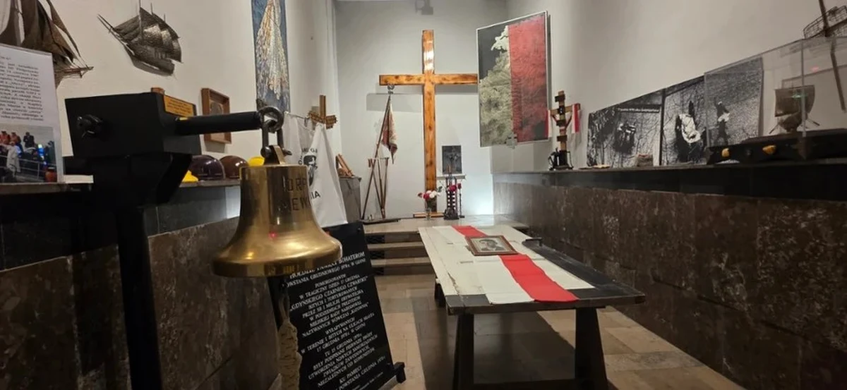 17 grudnia 1970 roku to jeden z najtragiczniejszych dni w historii Gdyni i jedna z najczarniejszych dat w historii Polski. 55 lat temu wojsko i milicja otworzyli ogień w stronę robotników zmierzających ze stacji kolejki SKM do zablokowanej stoczni. Potem broni używano w centrum miasta, gdzie demonstrowali protestujący przeciwko bezwzględności władzy. 55 lat od tragicznego Czarnego Czwartku przypominamy o masakrze, opierając się na oryginalnych nagraniach z grudnia 1970 roku, ale też pytamy o to, co w tej tragicznej historii do dziś jest niewiadomą.