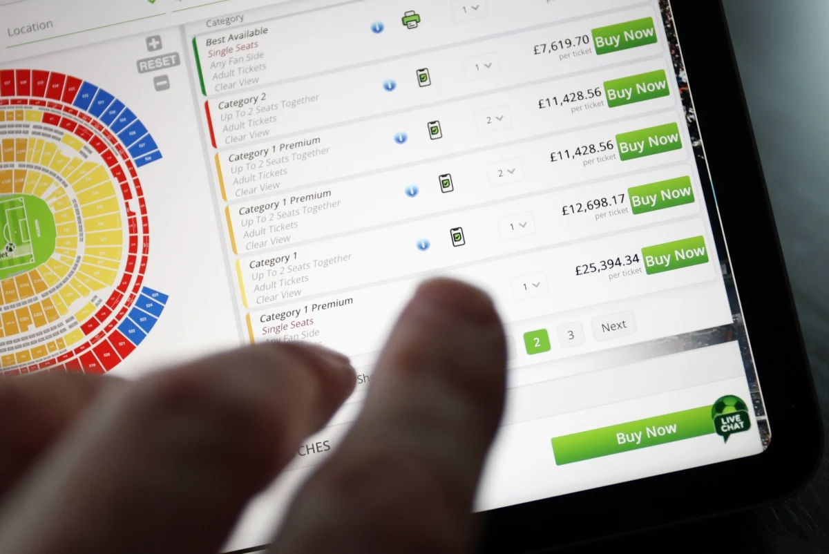 Wysokie ceny biletów na mundial 2026 wywołały falę krytyki i oburzenia. W odpowiedzi FIFA zdecydowała się obniżyć ceny części wejściówek, ale nie dla wszystkich.