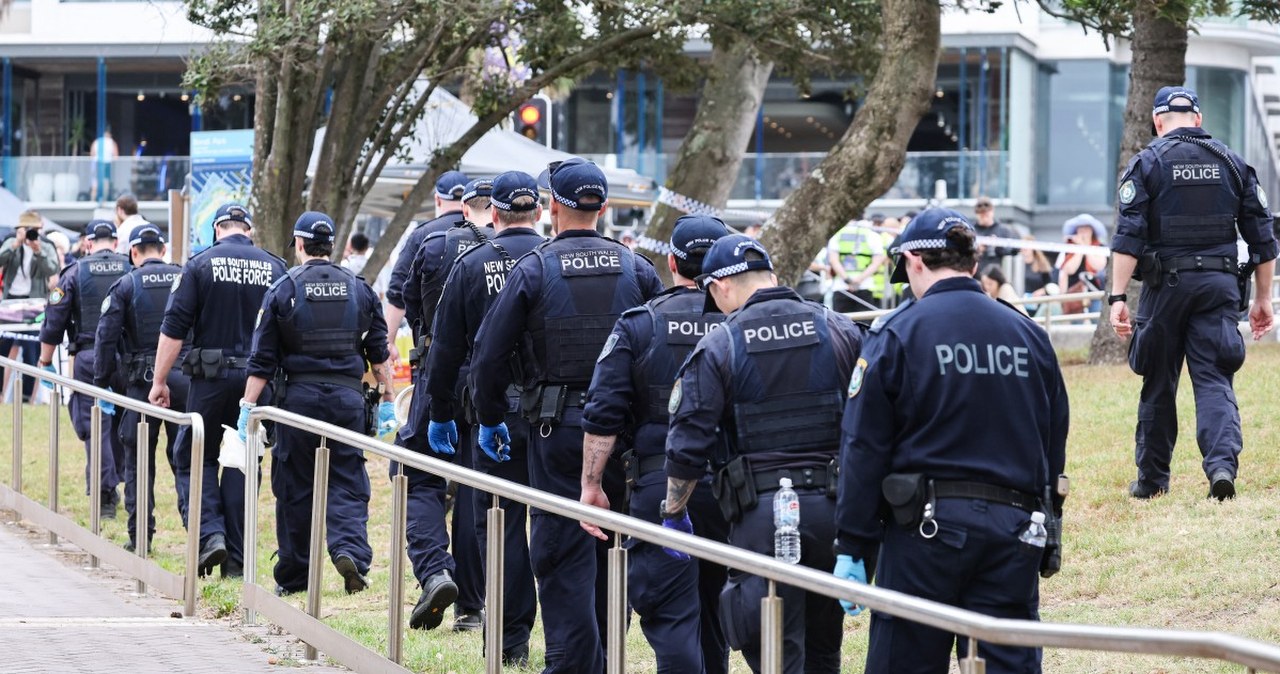 Atak na australijskiej plaży. Napastnik usłyszał ponad 50 zarzutów