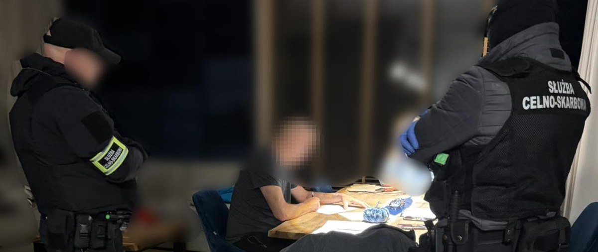 Luksusowe auta, gotówka i zegarki. Przestępcy wyłudzili ponad 11 mln złotych