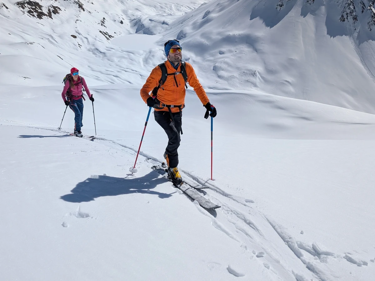 Osoby, które wybierają się do Słowacji na narty skiturowe, muszą być gotowe na dodatkowe opłaty. Nowe koszty pojawią się 20 grudnia w słowackim ośrodku narciarskim Tatry Wysokie. Będą obowiązywać dla wszystkich tras podejściowych.