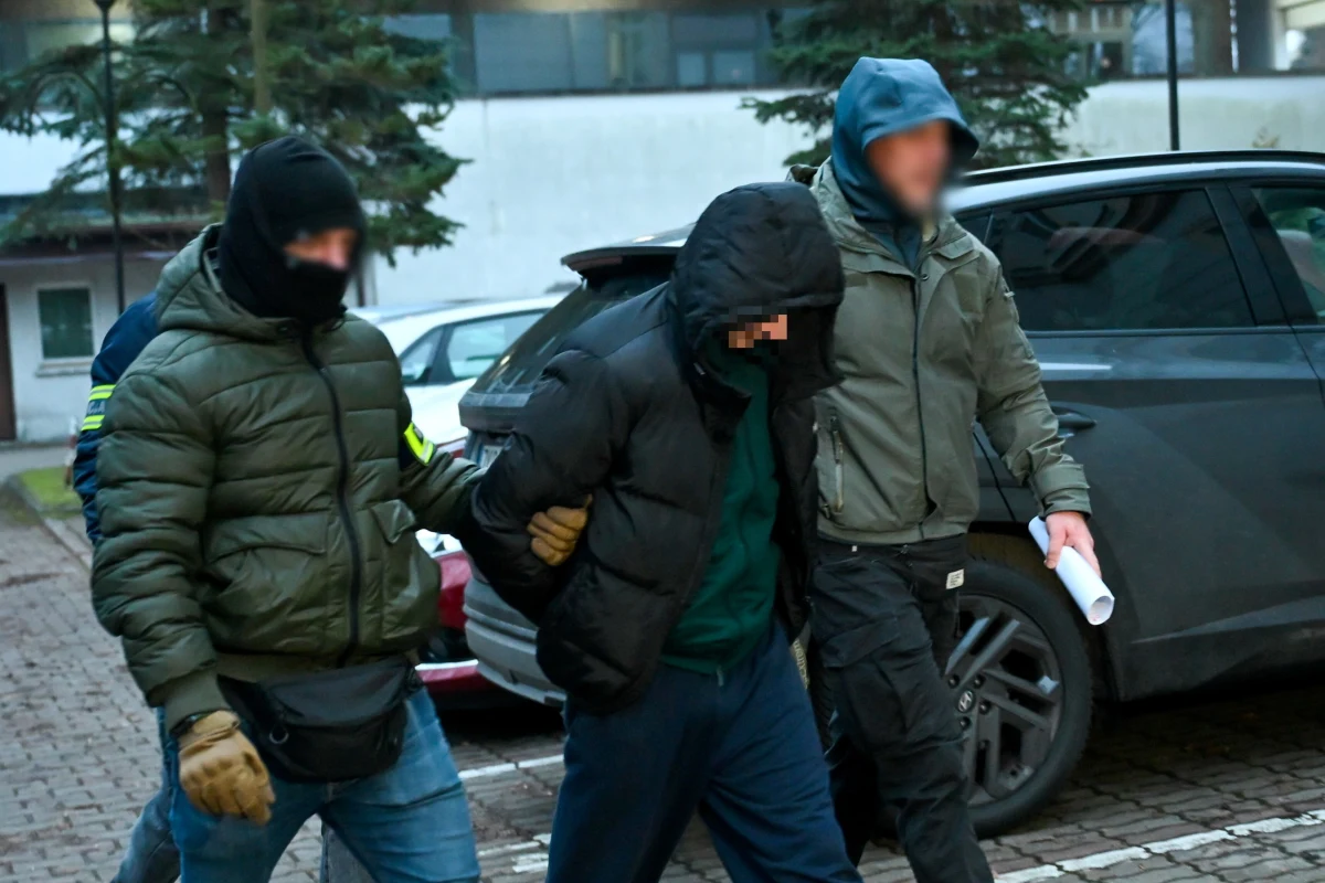 38-letni mężczyzna, który w poniedziałek wyrwał matce 10-miesięcznego Krystiana w Koszalinie, usłyszał zarzuty. Prokuratura złożyła wniosek o jego tymczasowy areszt. 