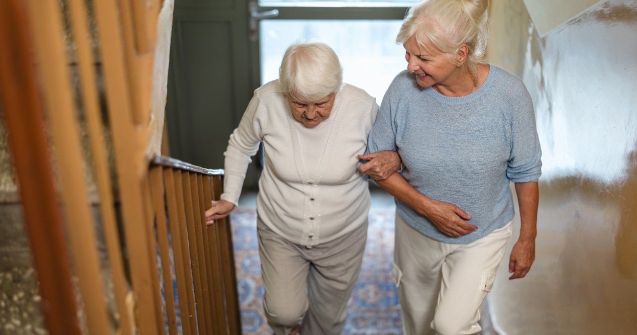 Ból kolan i zadyszka przy wchodzeniu po schodach? Oto banalne rozwiązanie