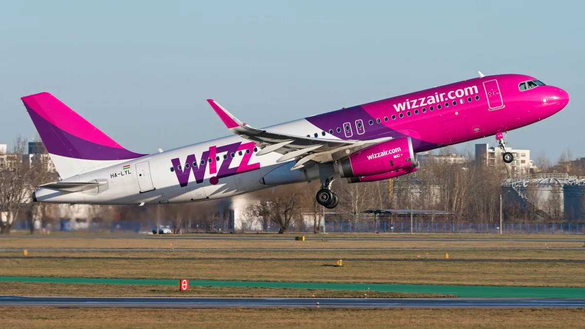 Węgierski przewoźnik Wizz Air ogłosił uruchomienie pięciu nowych połączeń z Warszawy w nadchodzącym sezonie letnim. Nowe trasy obejmą popularne kierunki w Portugalii, Rumunii, Włoszech, Estonii i Hiszpanii.