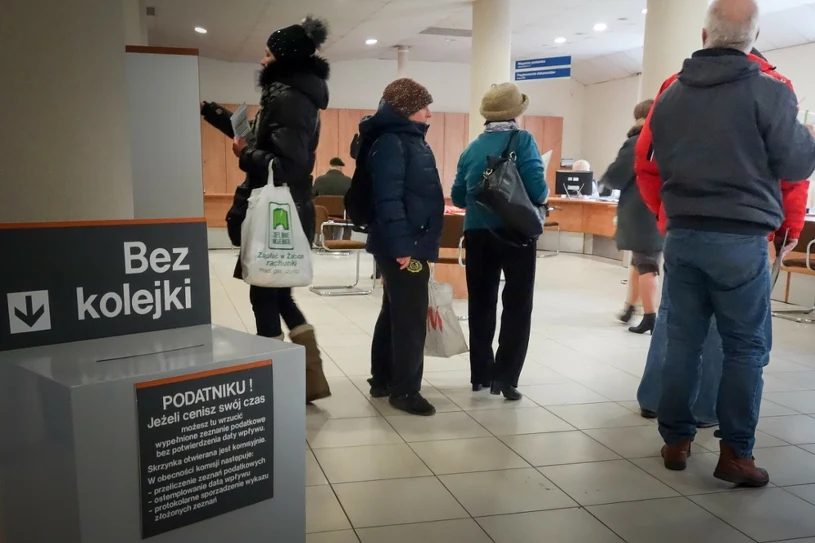 Przeszli na emeryturę i wpadli w drugi próg. MF wskazuje, jak tego uniknąć