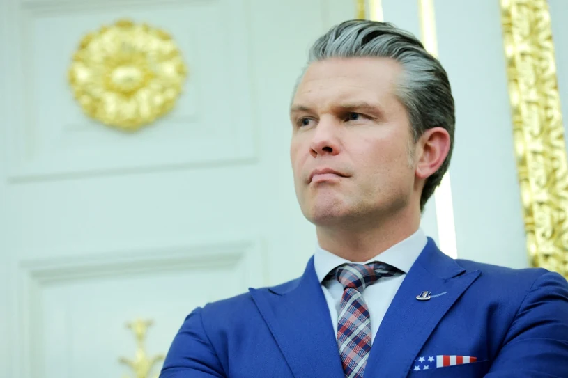 USA zaatakowały na Pacyfiku. Łódź rażona rakietami stanęła w płomieniach