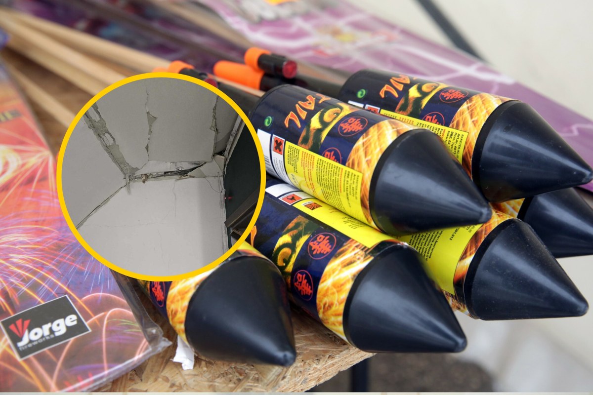 Dwaj chłopcy ranni po zabawie petardami. Wybuch uszkodził konstrukcję domu