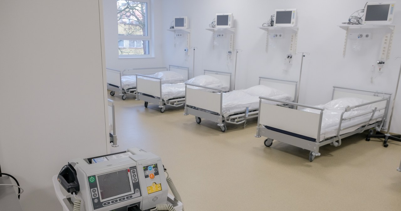 WHO bije na alarm. Zakażeń coraz więcej, Polska poniżej bezpiecznego progu