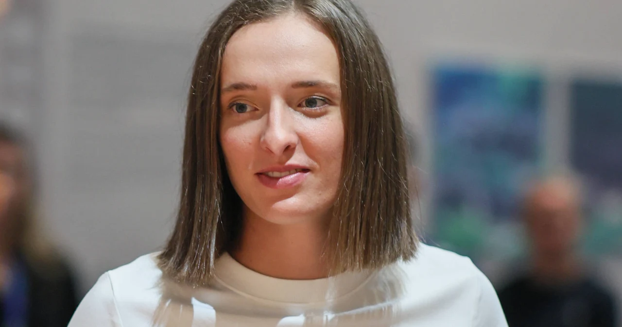 Cenny przedmiot Świątek trafił na aukcję. Wzbogaci fundację Owsiaka