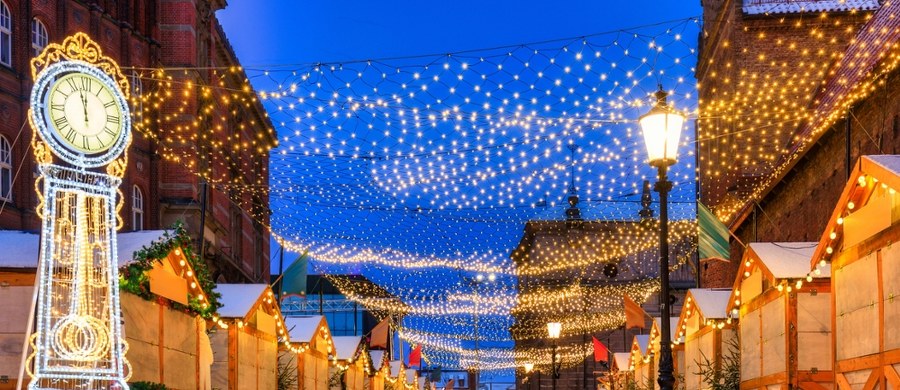 "Święta Bożego Narodzenia przyniosą mroźną aurę i wyczekiwane opady śniegu" - stwierdziła rzeczniczka Instytutu Meteorologii i Gospodarki Wodnej Agnieszka Prasek. Temperatura ma spaść poniżej zera, a w nocy do nawet -8 st. C. Czy w tym roku doczekamy się białych świąt? Sprawdź najnowszą prognozę pogody!