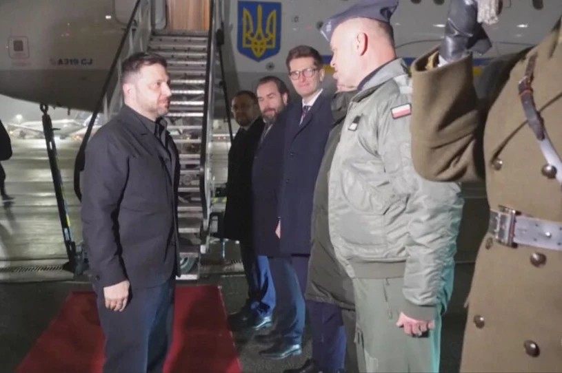Wołodymyr Zełenski wylądował w Warszawie. Są zdjęcia z lotniska