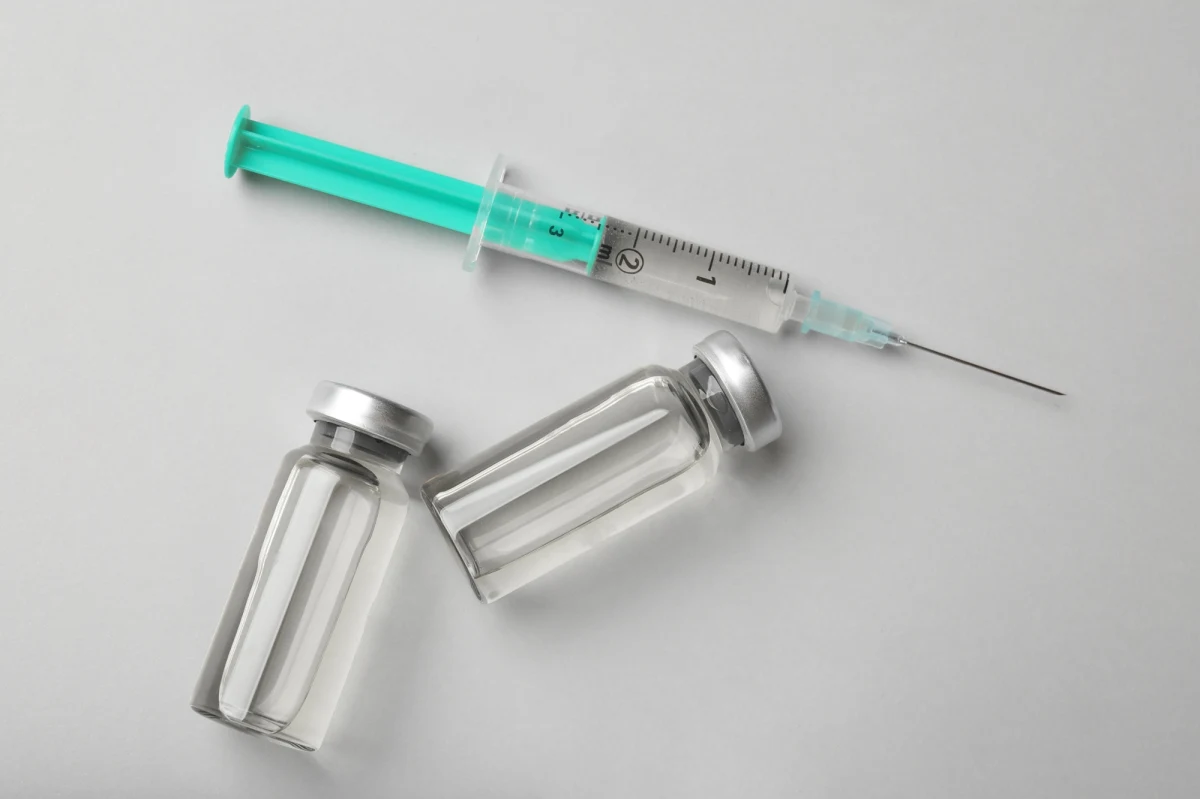 Główny Inspektor Farmaceutyczny wycofał ze sprzedaży serię leku o nazwie Clarithromycin hameln. To antybiotyk, który stosuje się m.in. w walce z przewlekłym zapaleniem oskrzeli, ciężkim zakażeniem zatok czy skóry i tkanek.