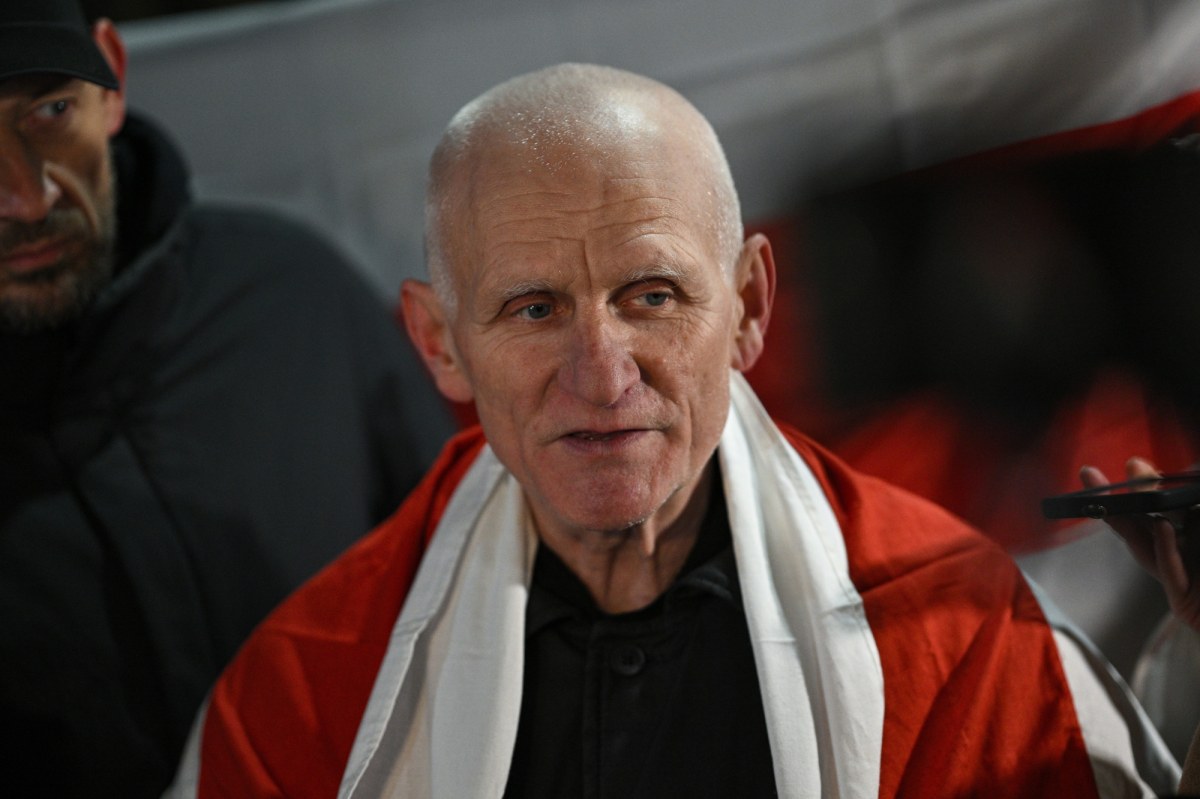 "Traktowali nas jak bydło". Wstrząsająca relacja noblisty o pobycie w białoruskim łagrze