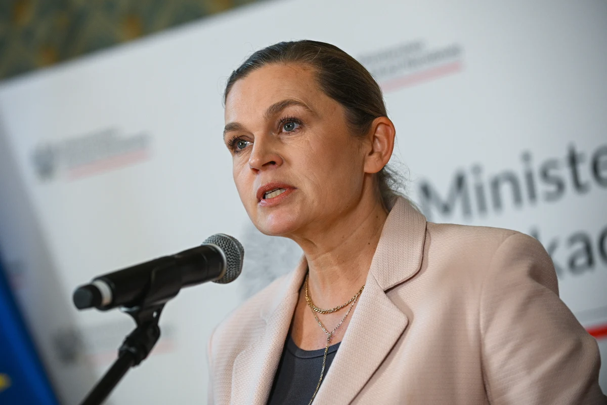 "Weta oczekiwaliśmy, ale argumentacja jest szokująco żałosna" - tak minister edukacji Barbara Nowacka zareagowała na decyzję prezydenta Karola Nawrockiego o zawetowaniu nowelizacji Prawa oświatowego. "Głupszego weta to chyba nie było" - oceniła szefowa MEN. 