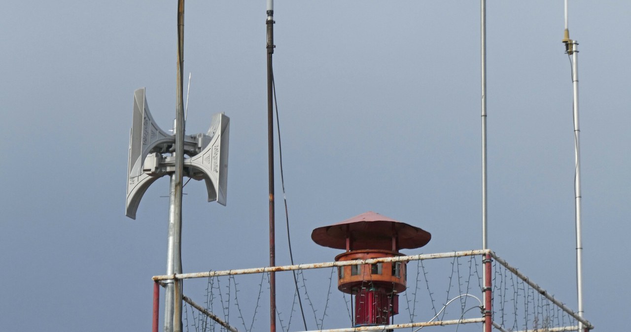 Syreny alarmowe wyją zbyt często? W czasie nalotów dronów może być problem