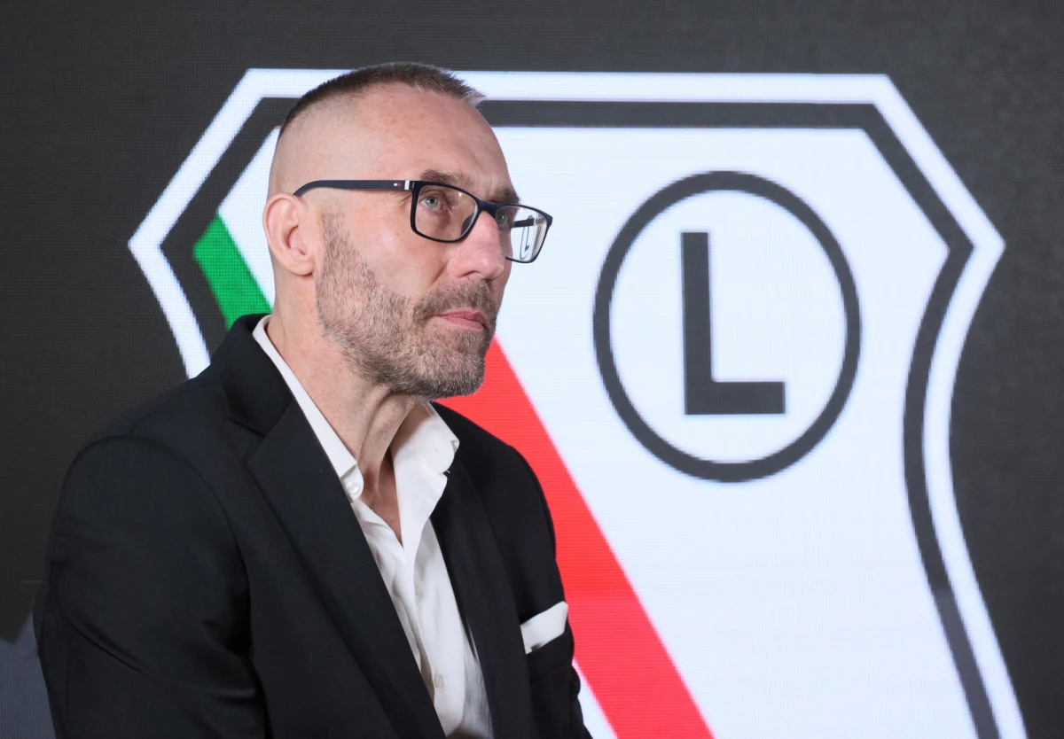 "Jestem wzruszony, że zostałem trenerem Legii. W Warszawie się urodziłem. Tu się wychowałem" - mówił Marek Papszun podczas oficjalnej prezentacji w roli trenera Legii Warszawa. "Musimy zakasać rękawy i wziąć się do roboty" - podkreślił szkoleniowiec, który przeniósł się do stolicy z Rakowa Częstochowa.