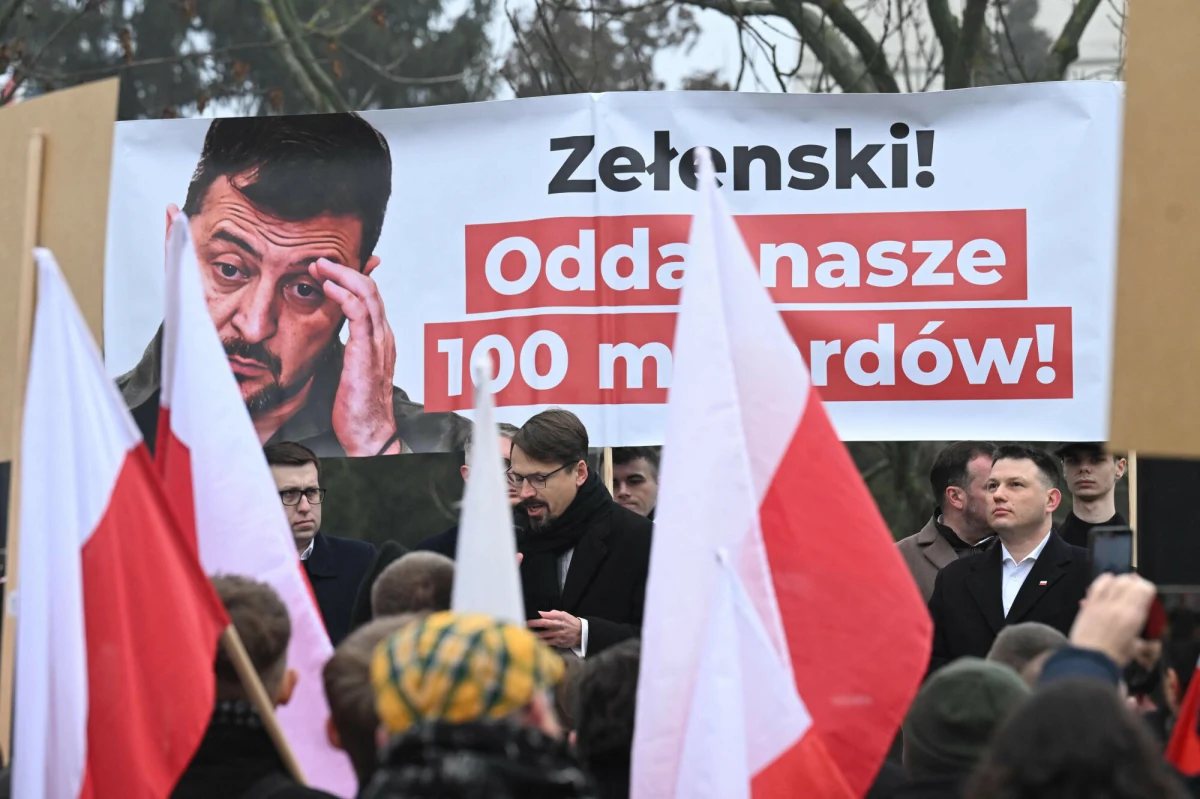 Domagamy się tego, żeby polskie władze po raz pierwszy stanęły na wysokości zadania i wreszcie zaczęły dbać o polskie, a nie ukraińskie interesy - mówił przed Sejmem lider Konfederacji Sławomir Mentzen. Politycy partii zgromadzili się na pikiecie w związku z wizytą prezydenta Ukrainy Wołodymyra Zełenskiego w Warszawie. 