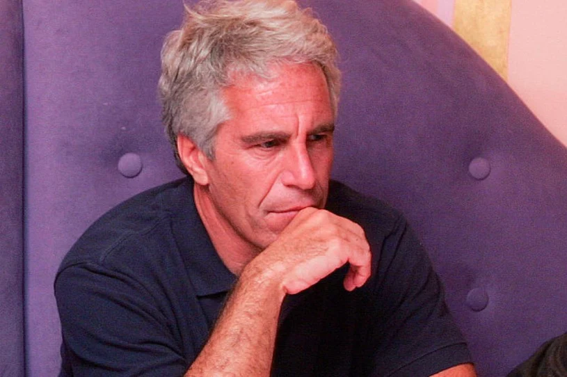 Opublikowano nowe dokumenty ws. Epsteina. Na zdjęciach były prezydent USA