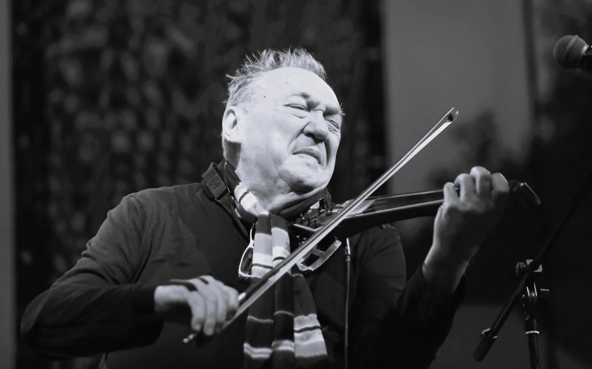 Michał Urbaniak nie żyje - poinformowała w mediach społecznościowych żona artysty Dorota Palmowska. Artysta miał 82 lata.