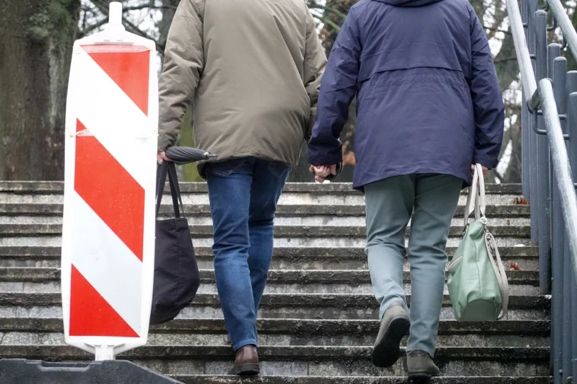 Polacy w Wielkiej Brytanii będą pracować dłużej. Zmiany w 2026 roku