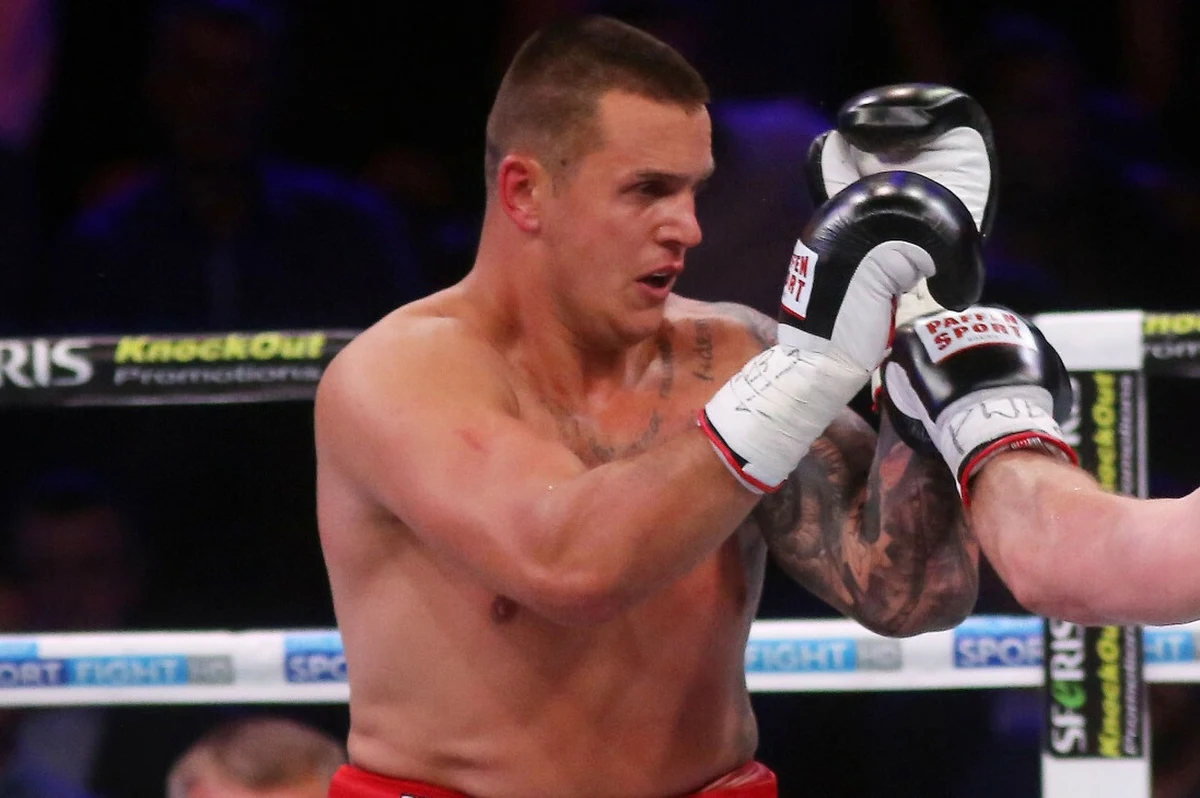 Poważne kłopoty Andrzeja Wawrzyka. Polski pięściarz został aresztowany w USA i grozi mu deportacja - poinformował boxingzone.org.